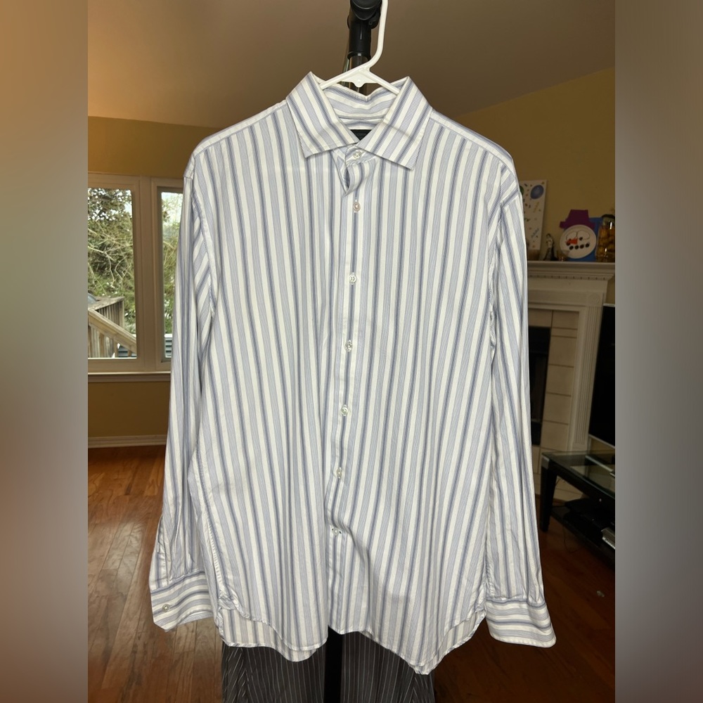 Express Design Studio Classic Fit Men’s long sleeve, button-up dress shirt